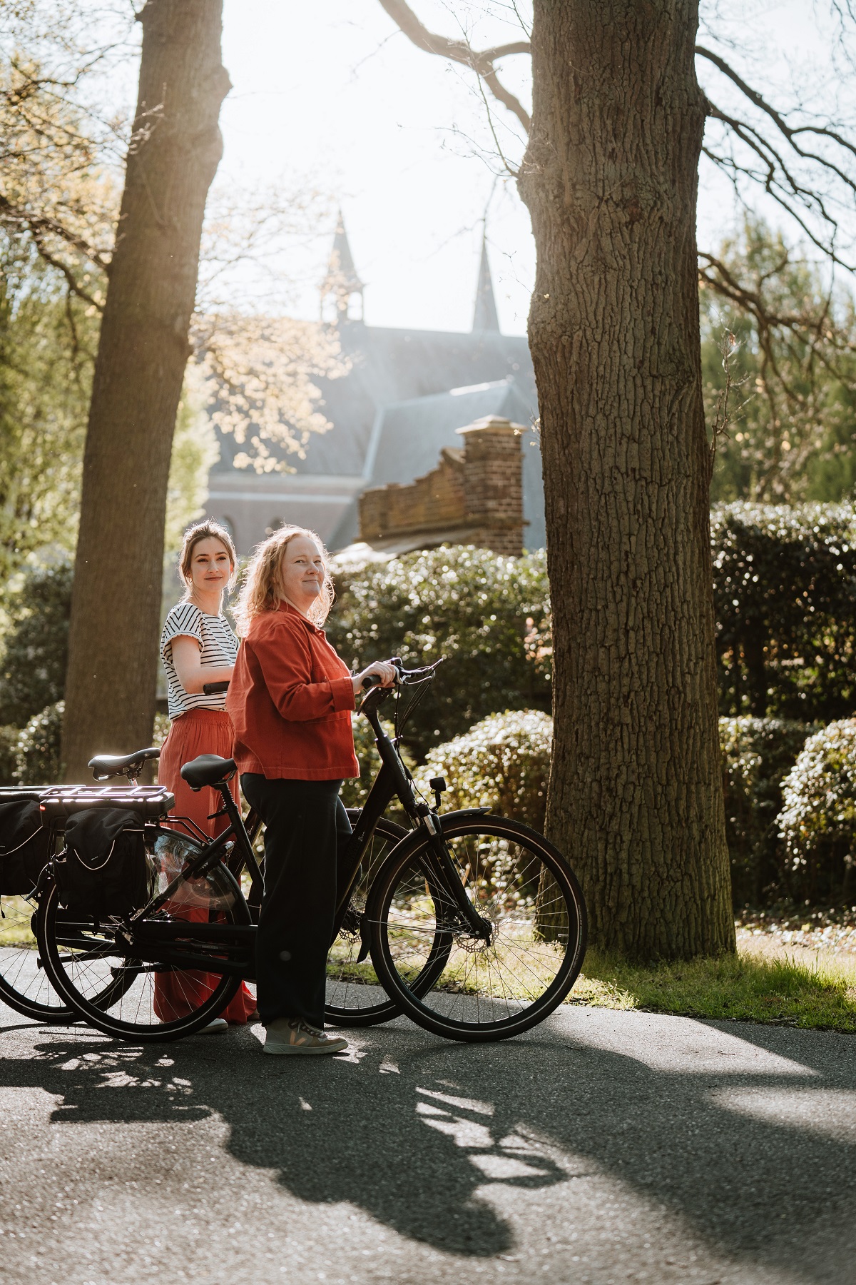 Joke Emmers fietst door Hamont-Achel in Limburg