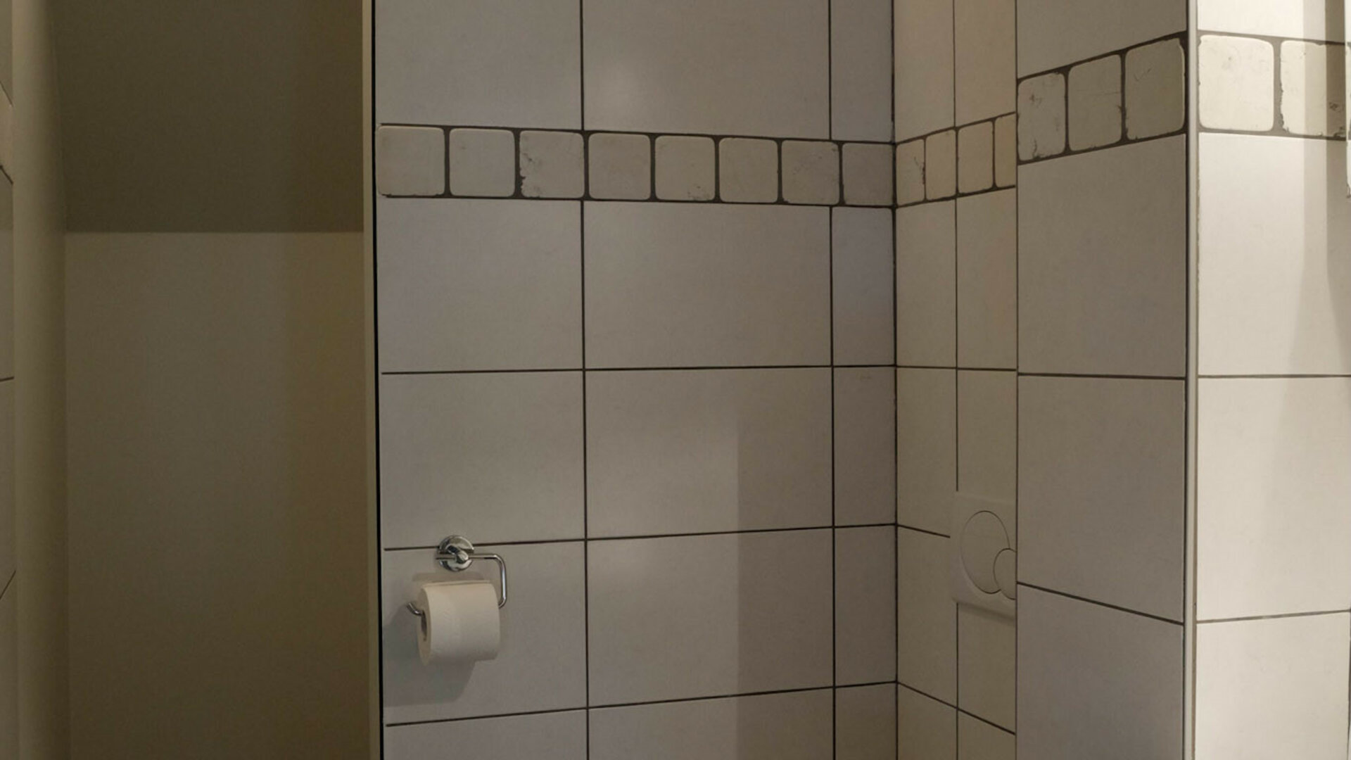 Domein Tombos - verblijf Vruchtbaar Veld - badkamer met regendouche