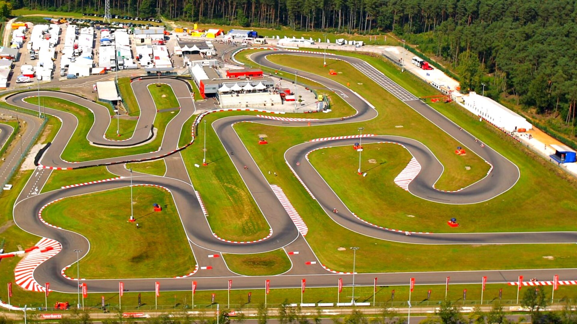 Karting Genk - MICE activiteiten - Kart op het mooiste en grootste circuit van Europa!