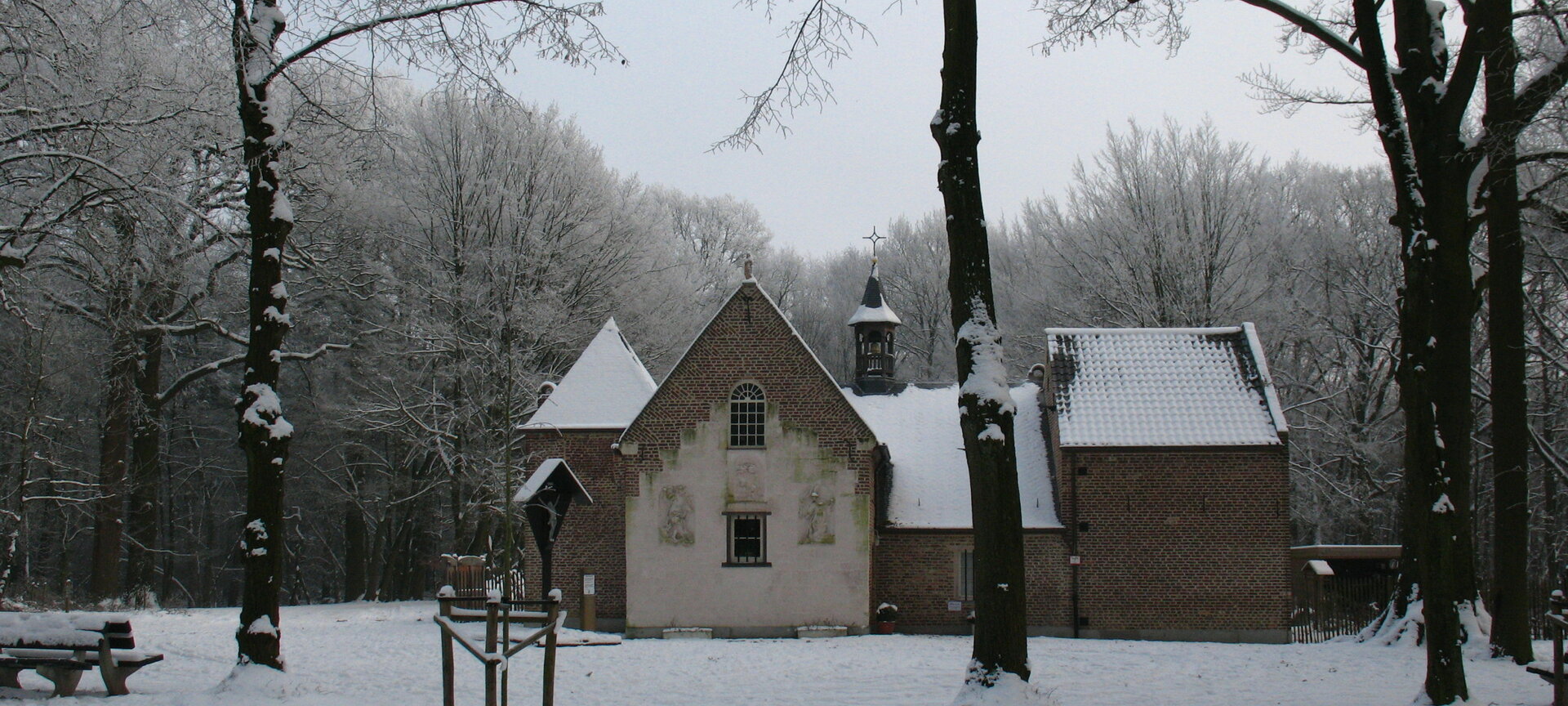 Kapel en Kluis van O.-L.-V van Loreto te Bolderberg - De kluis van Bolderberg in de sneeuw