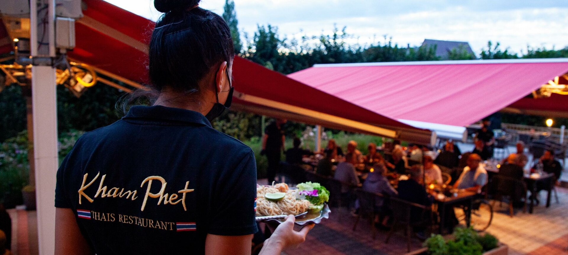 Thais Restaurant Khamphet - Het prachtig privé tuinterras met 70 zitplaatsen