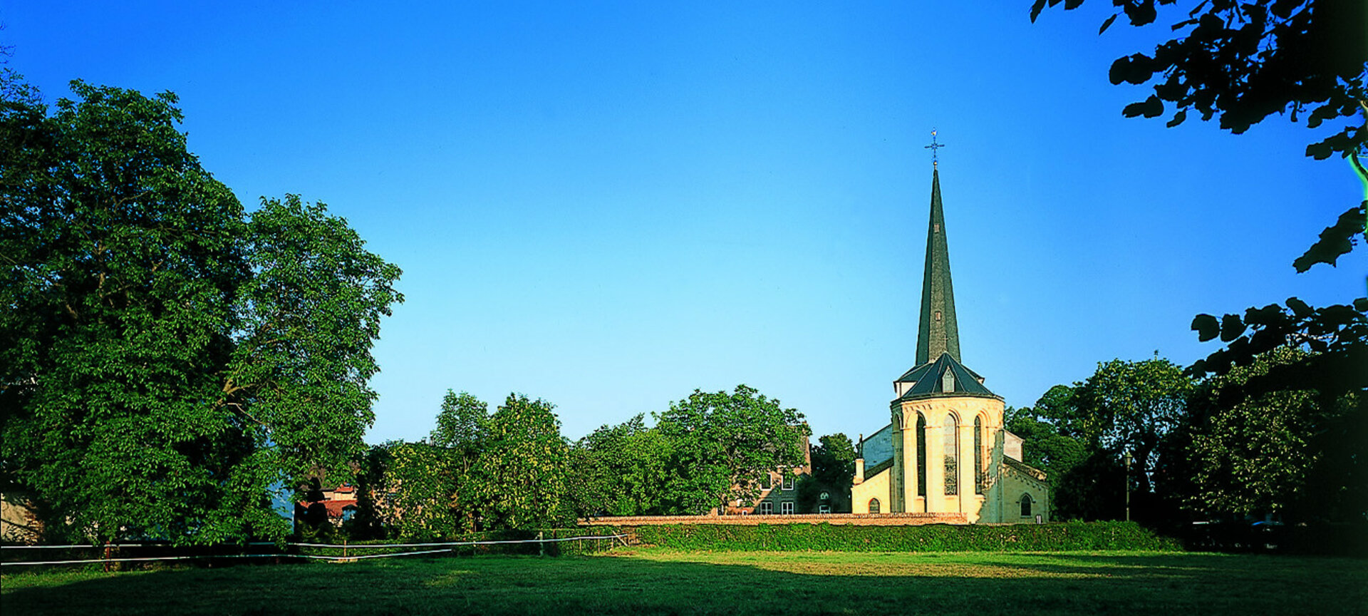 Wandelen in Maaseik en Aldeneik - Kerk Aldeneik