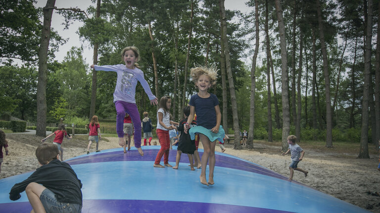 Kinderen spelen op recreatieoord 't Fonteintje in Beringen