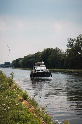 Boot op de Zuid-Willemsvaart
